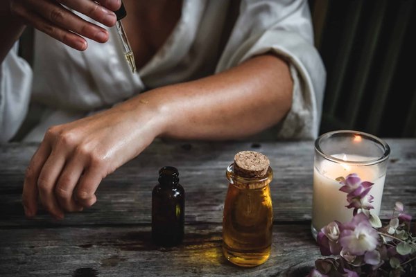 Les bienfaits de l'huile d'argan pour votre peau et vos cheveux