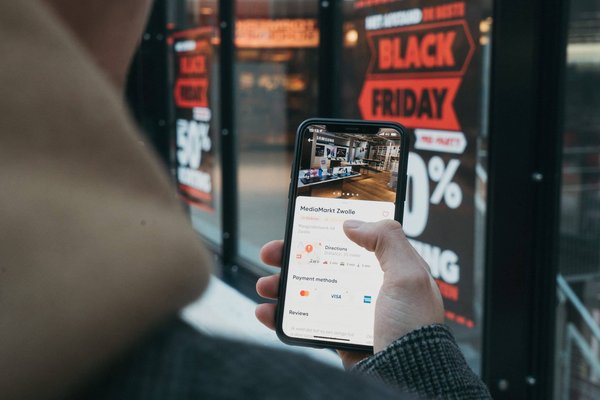 Les meilleurs sites de shopping pour dénicher des créations de jeunes designers